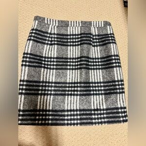 Beautiful wool skirt for sale. NEW.
